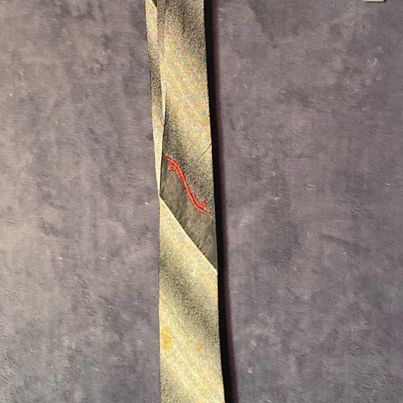 Elegant Black and Red Silk Scarf - Picture 2 of 4